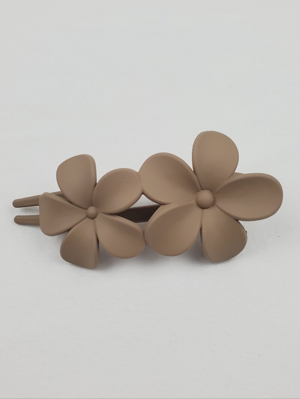 3 FOR $15 💕 Strong Hold Claw Clip Fashionable Hair Accessories - Picture 4 of 4